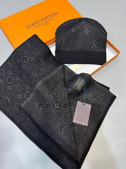Комплект шапка и шарф Louis Vuitton