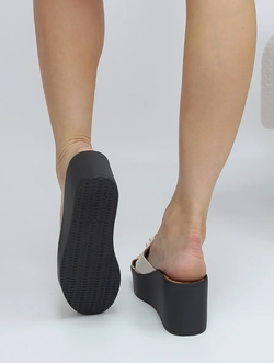 Шлепанцы женские