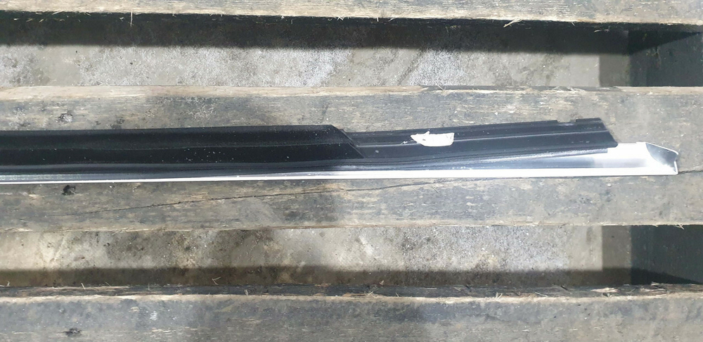 Молдинг двери передней левой Mercedes CLS C257 17-нв Б/У Оригинал A2577250700