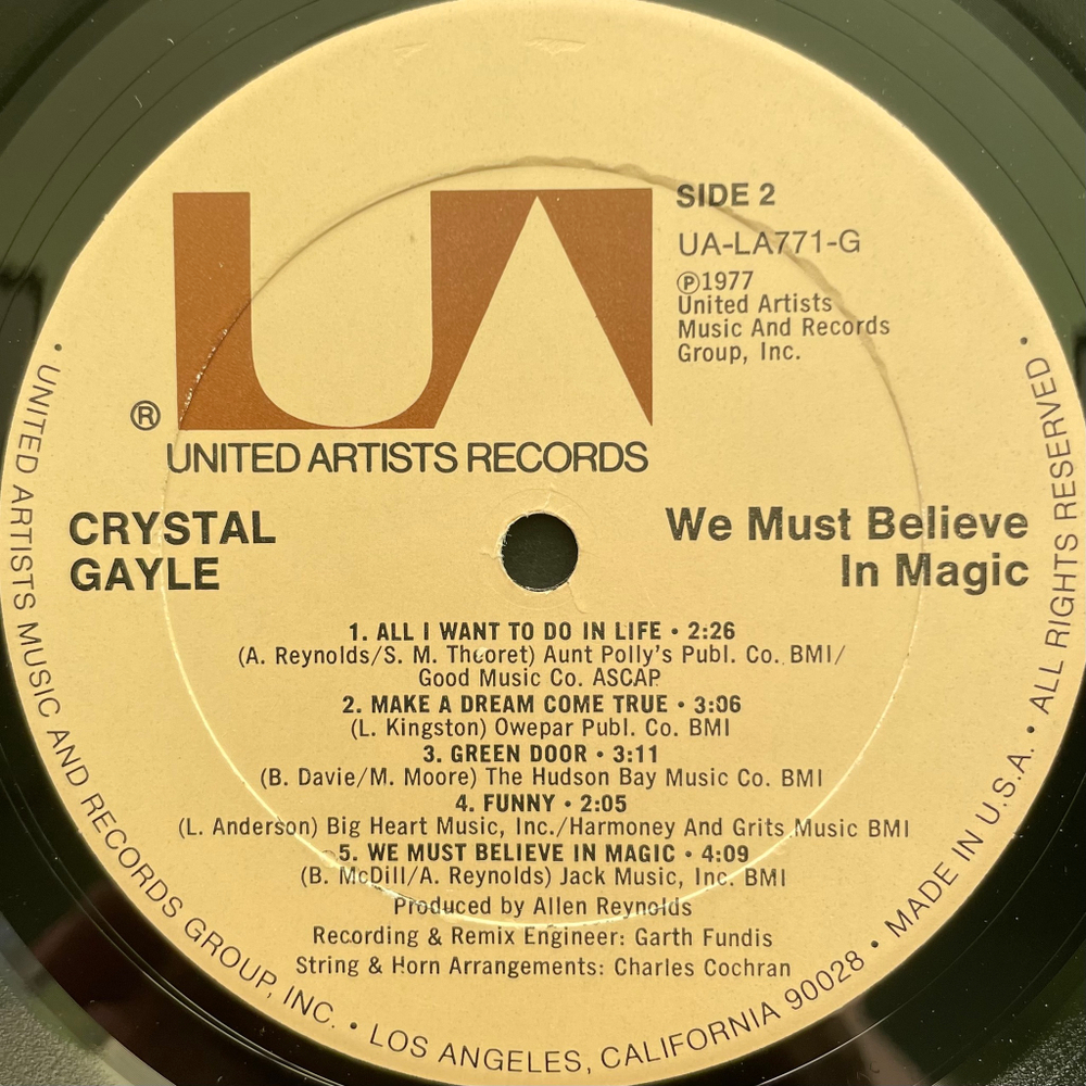 Crystal Gayle ‎– We Must Believe In Magic (США 1977г.)