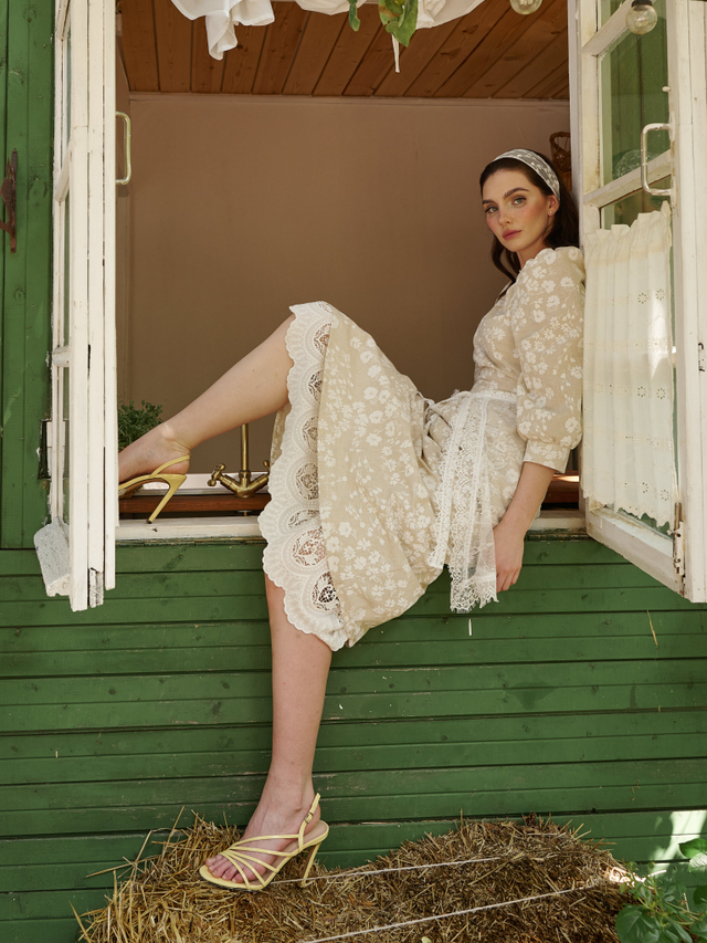 Платье с вырезом длинное