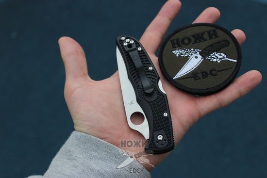 Складной нож Spyderco Endura Flat Ground Black C10FPBK c клинком из стали VG-10, рукоять FRN