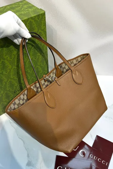 Сумка-тоут двухсторонняя Gucci Totissima