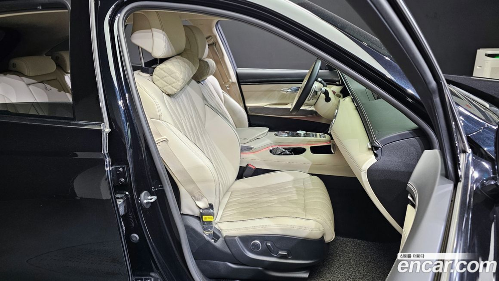 Genesis GV70 2.5T Бензин AWD (04.2021)