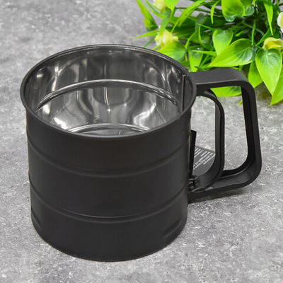 Сито-кружка для муки "Fornata", цвет черный, 10,5*9,5см