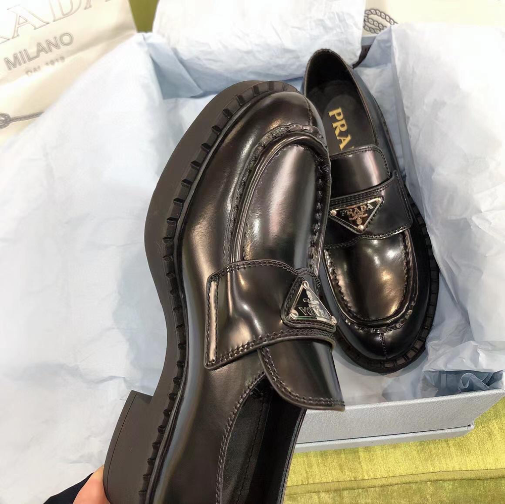 Лоферы Prada