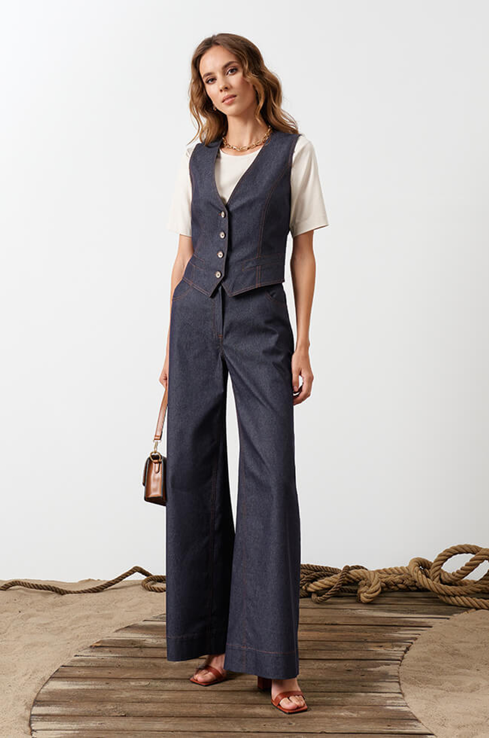 1865 Жилет женский (синий джинс)