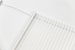 Плиссированная штора OPS 66х118 белая (4001) для мансардных окон