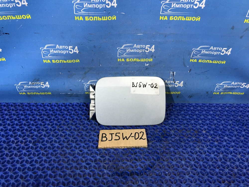 Лючок бензобака MAZDA FAMILIA 2001