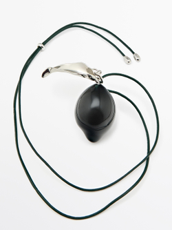 Massimo Dutti Подвеска на кожаном шнурке, серебряный