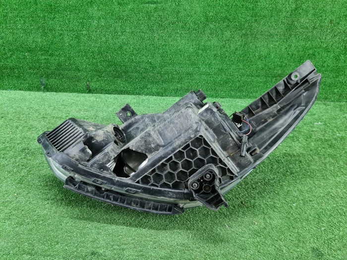 Фара правая Hyundai Solaris 2 (2017-2020) галоген