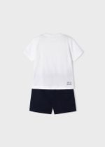 футболка с шортами