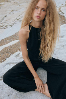 ZARA ЛЕГКИЙ ДЛИННЫЙ КОМБИНЕЗОН, ЧЕРНЫЙ