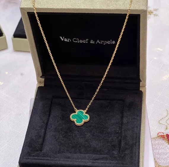 Подвеска Van Cleef &amp; Arpels Alhambra