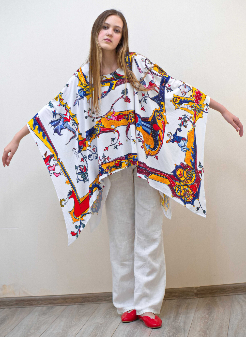 Накидка-пончо "Латтрела", по мотивам средневековых буквиц и фантастических существ со страниц Псалтыри Латтрелла