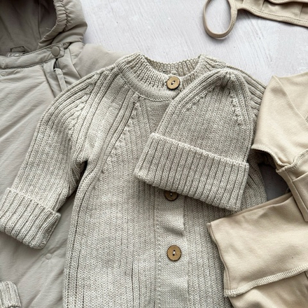 Вязаный комплект (Комбинезон на пуговицах+шапочка) Бежевый RinaAmari