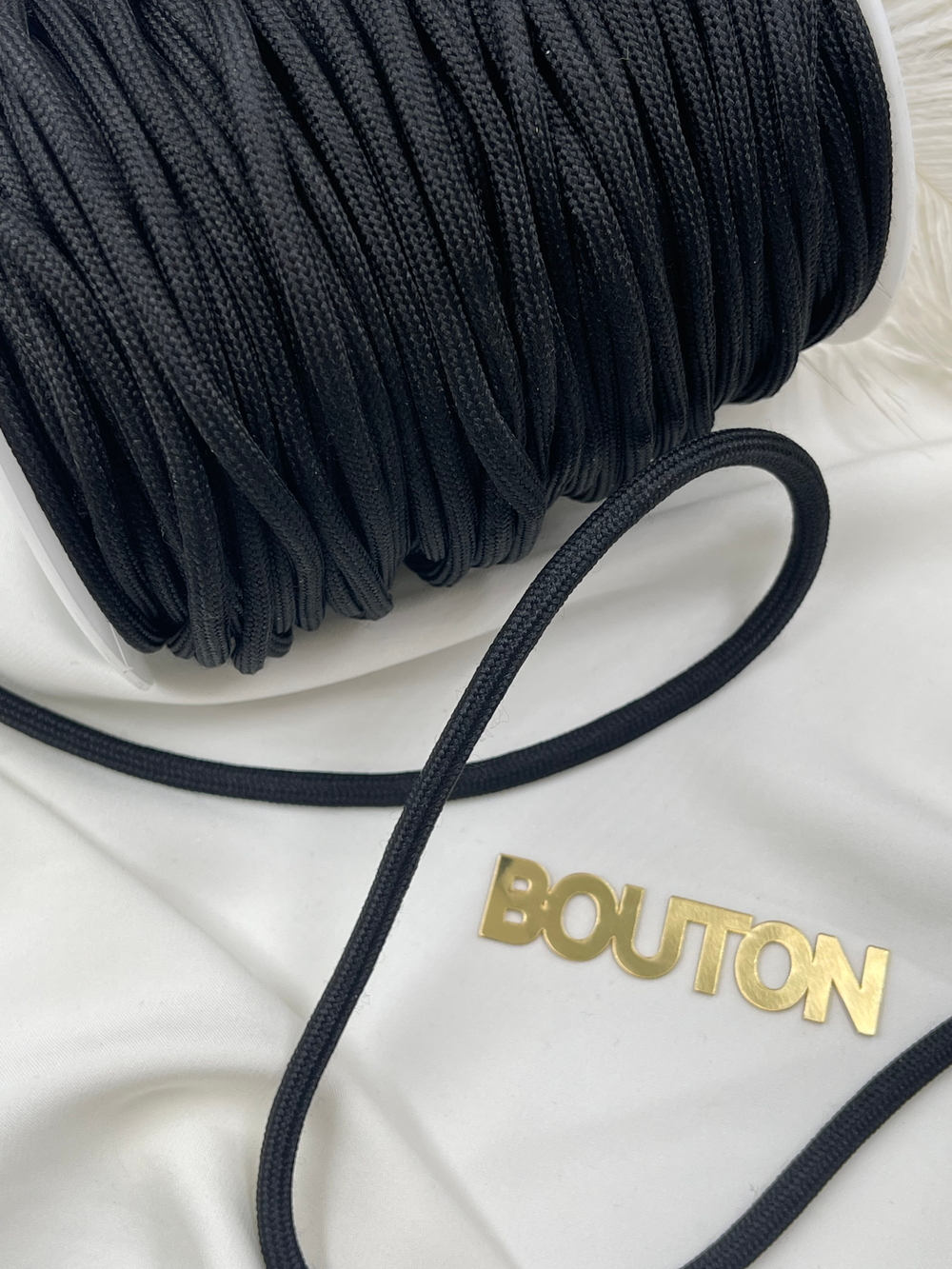 Шнур круглый чёрный метражом 5 мм