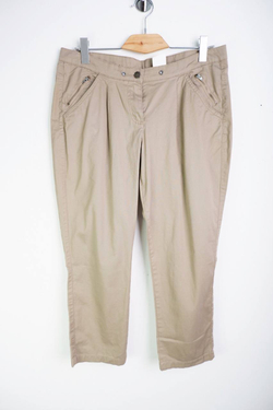 Джинсы BPC песочного оттенка, маркировка 42, визуально на 48 размер