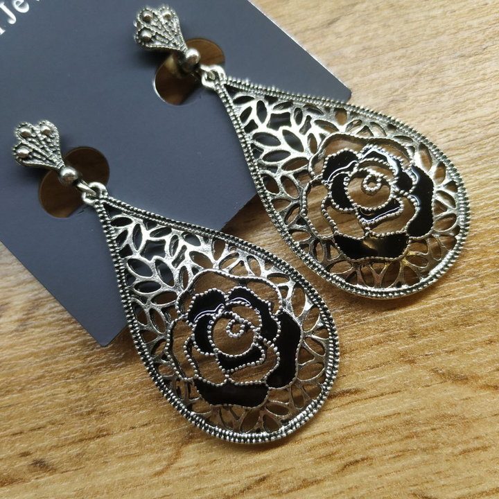 Серьги на англ.заст Bohemia Роза в капле эмаль черная металл античный серебристый 5,5х2,5 см