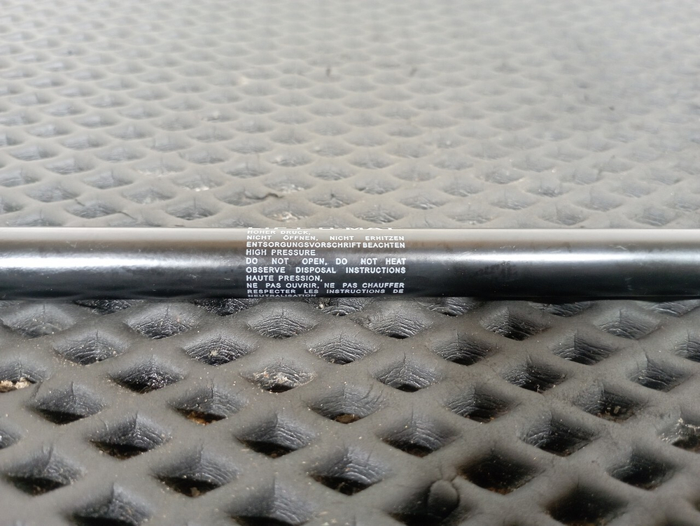 Амортизатор инструментального ящика 2023г.