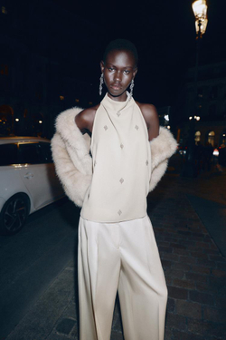 ZARA ТОП С ГОРЛОВИНОЙ ХАЛТЕР И БУСИНАМИ, ЭКРЮ