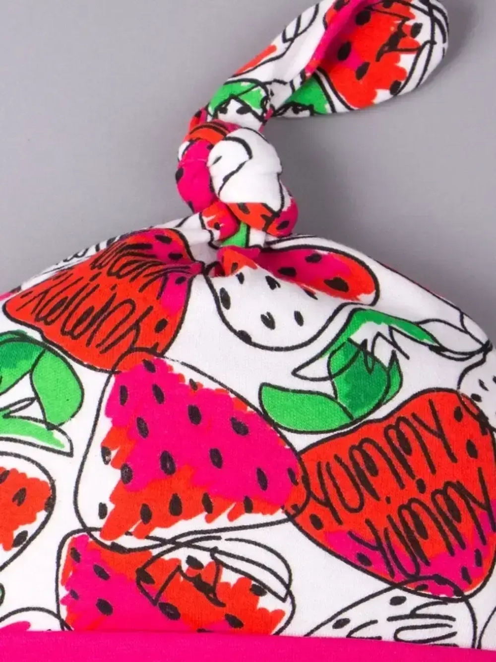 Шапка для малышей с узелком