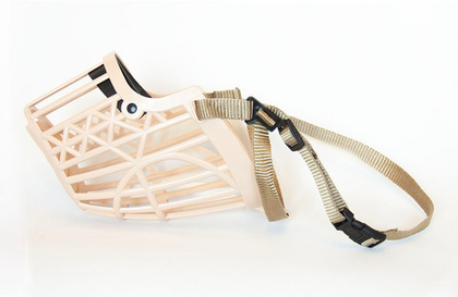 ZOONIK Намордник пластиковый для собак, бежевый