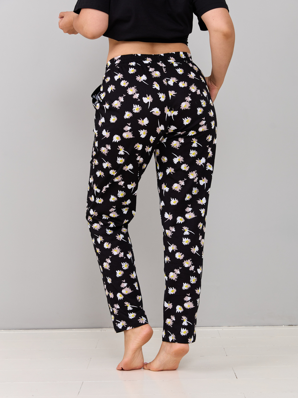 Пижама с брюками КБк-193П/черный-ромашки