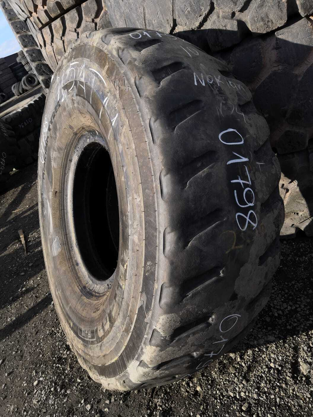 18.00-25 Nokian HTS E-4  шина б/у