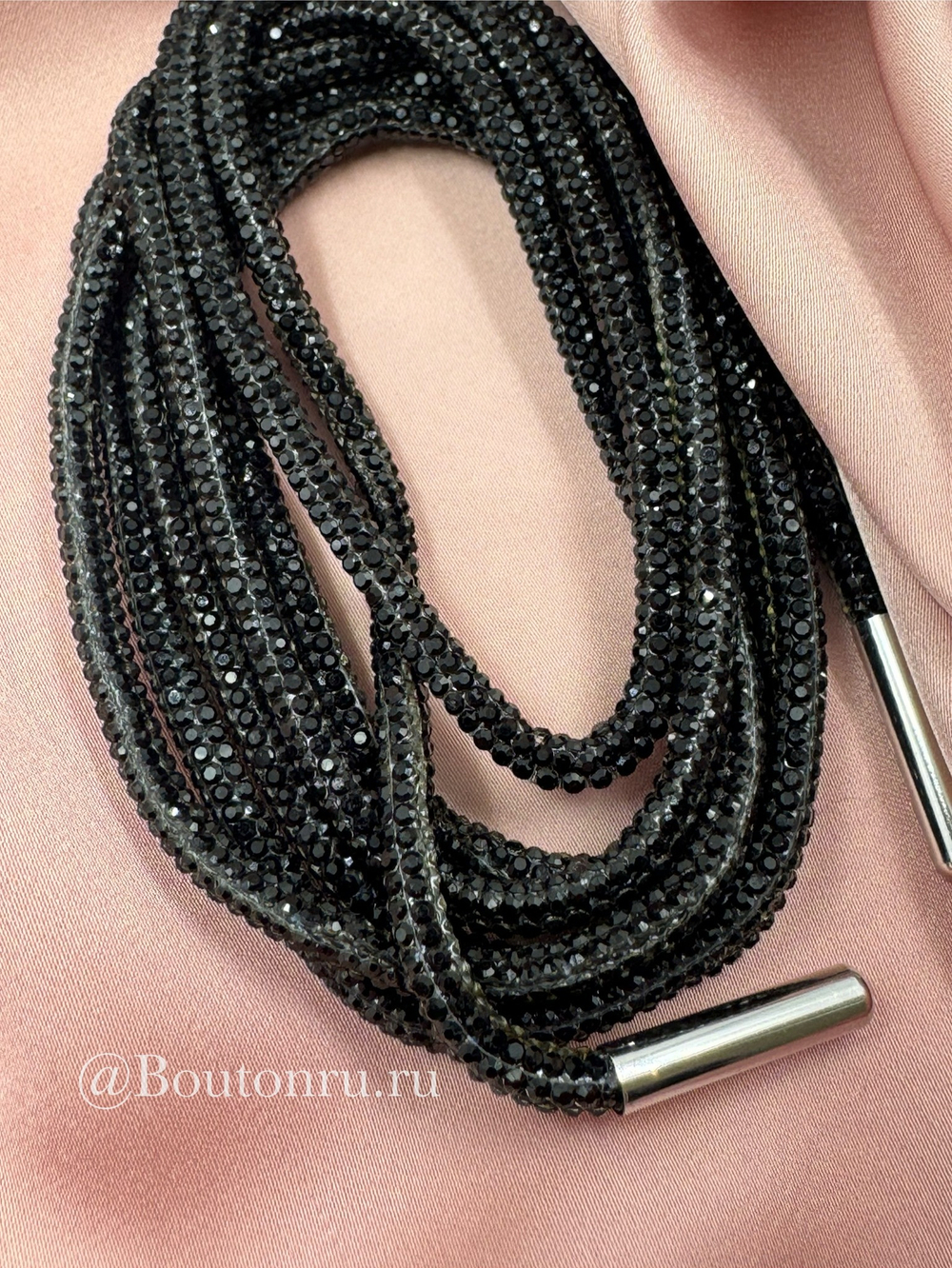 Шнур черный со стразами 1,4 м