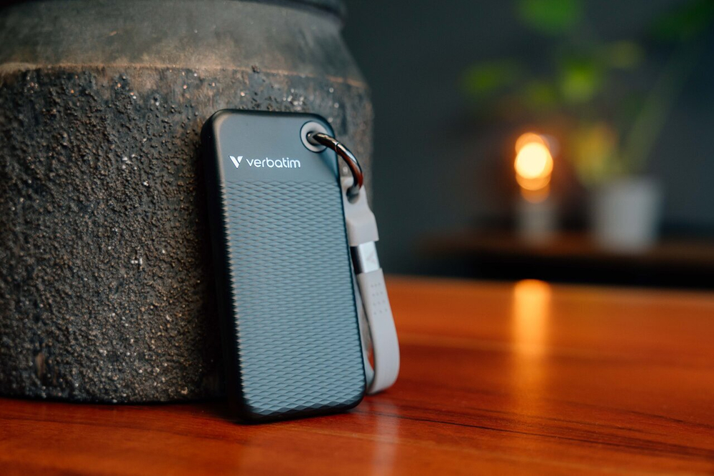 Внешний накопитель Verbatim Pocket SSD 2TB, USB 3.2 Gen2, R/W 1000/1000 МБ/с черный/серый