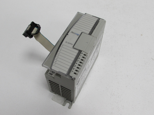 Цифровой модуль выходов Allen Bradley 1762-OB8