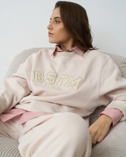 Свитшот boyfriend с объёмной вышивкой