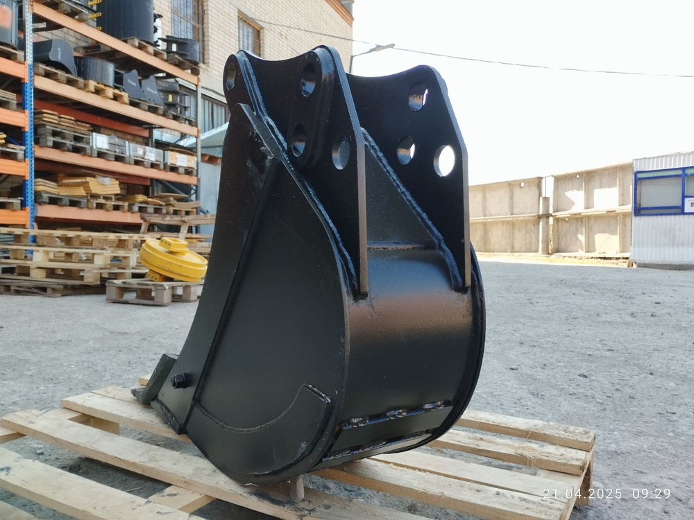 Ковш Komatsu WB97 300 мм (42N-812-1210)