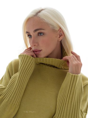 Салатовый трикотажный костюм с широкими резинками