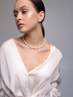 Колье с буквами "Love" из жемчуга Silver