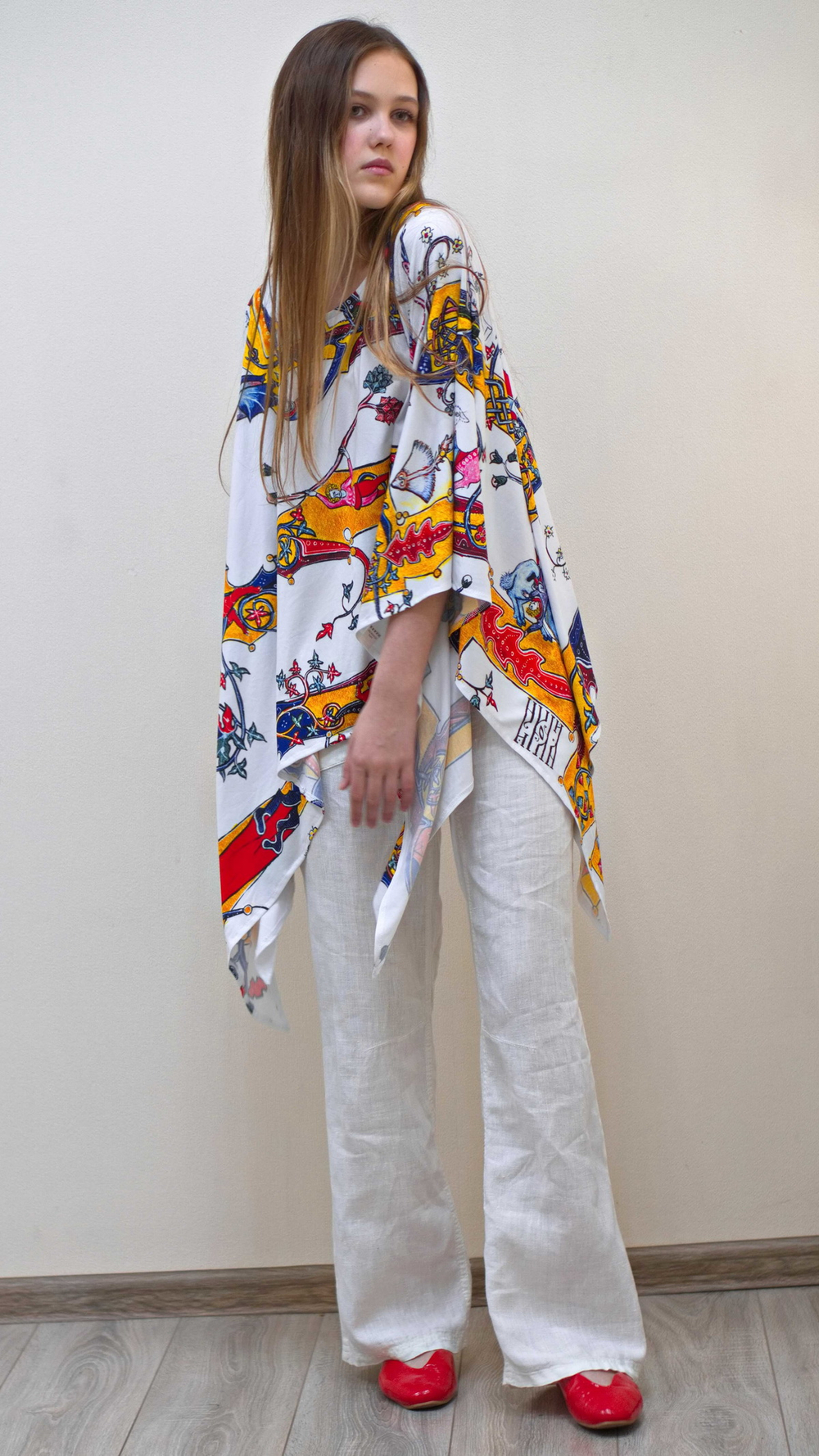 Накидка-пончо "Латтрела", по мотивам средневековых буквиц и фантастических существ со страниц Псалтыри Латтрелла