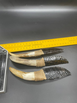 Обсидиановый нож с рукоятью из рога оленя 18 см изогнутый