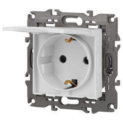 14-2103-01 ЭРА Розетка 2P+E Schuko со шторками с крышкой, 16A-250В, IP20, Эра Elegance, белый