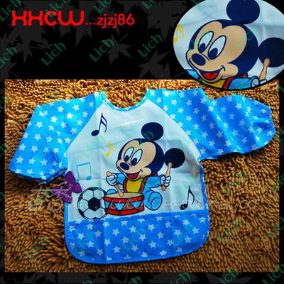 Нагрудник с изображением персонажей мультфильмов