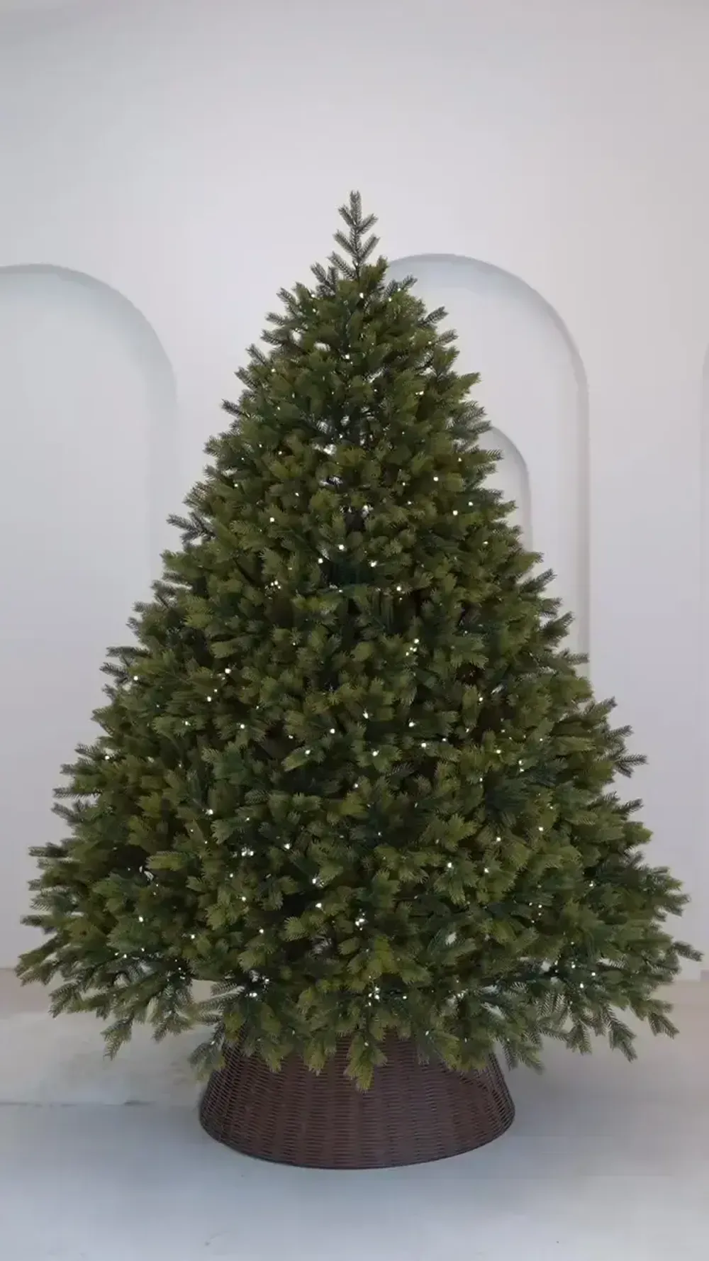 Елка с гирляндой «Эрмитажная» (Литая хвоя) 150 см / 1,5 м