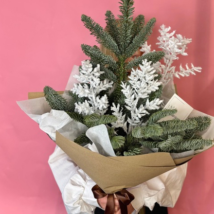 Букет с нобилисом и рускусом заснеженным 181220254