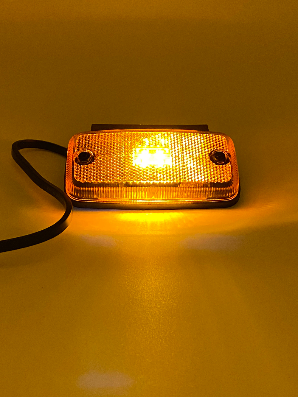 Фонарь габаритный Fristom FT-019 Z+K LED желтый светодиод с проводом 2x0,75мм с кронштейном