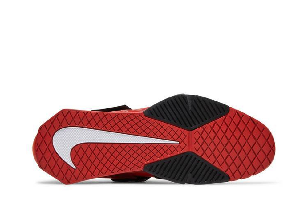 Кроссовки Nike Savaleos
