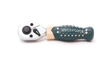 Трещотка реверсивная короткая с резиновой ручкой 1/4''(L-110мм 72зуб) RockForce##Rock FORCE RF-802219