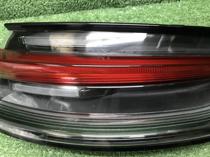 Фонарь правый внешний Porsche Macan 95b (18-нв)