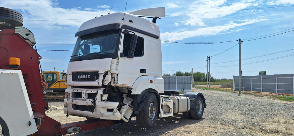 КамАЗ 5490 4x2 Седельный тягач 5490-S5 (Дизель/Газ, 12,0 л, 401 л.с., МТ)