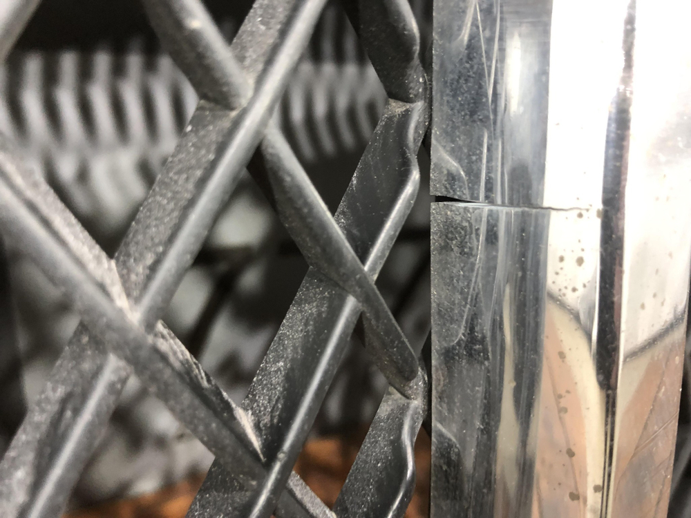 Решетка радиатора Jeep Grand Cherokee (WK2) 10-13 Б/У Оригинал K57010708AE