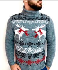 Свитер с оленями серый