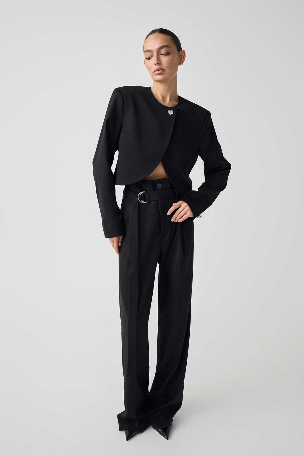 Комплект: укороченный жакет и брюки с высокой посадкой (m-l)